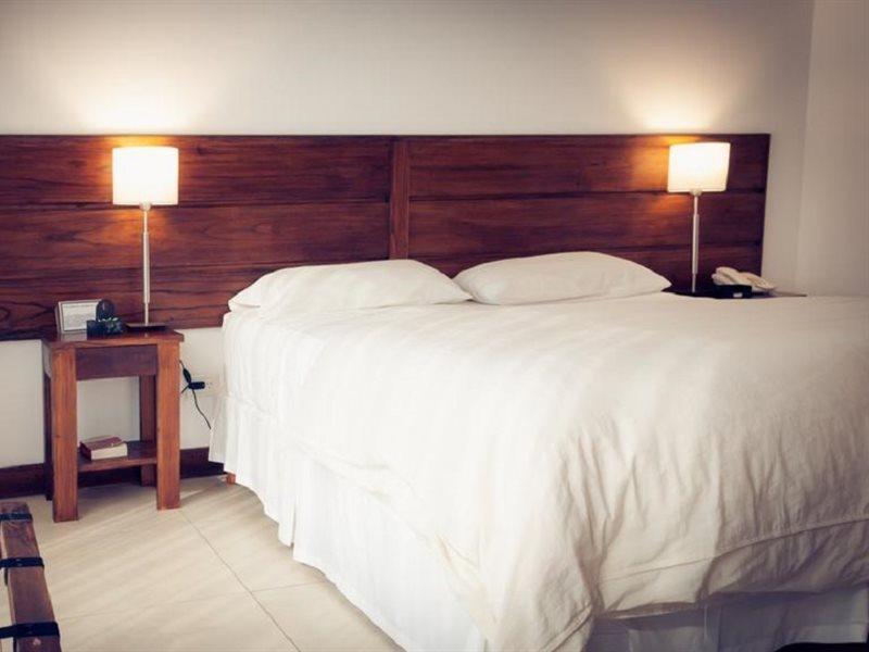 Pro Hotel Пилар Экстерьер фото